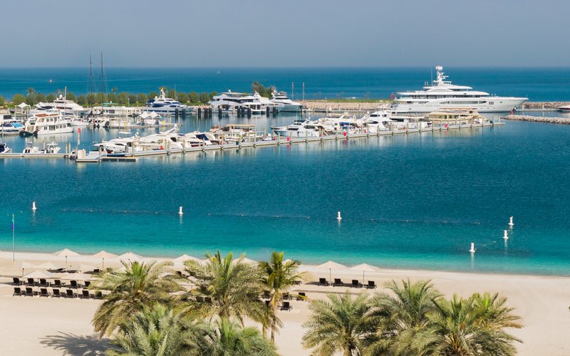 Emirates Palace Marina set in the far west paradise of Corniche, offers a superyacht sanctuary merging the best of play, pleasure, leisure and luxury.