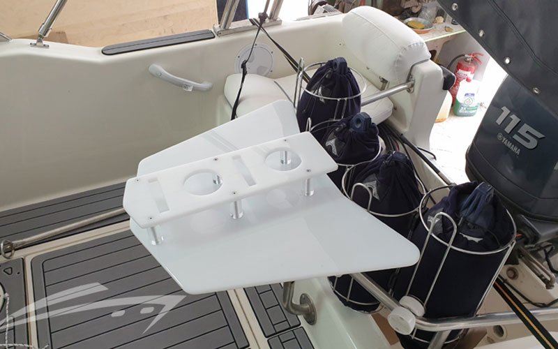 ALEXINEMIO BOAT WINDSHIELDS offers products that cover various needs on constructions using acrylic sheets specialized on boat windshield manufacturing.