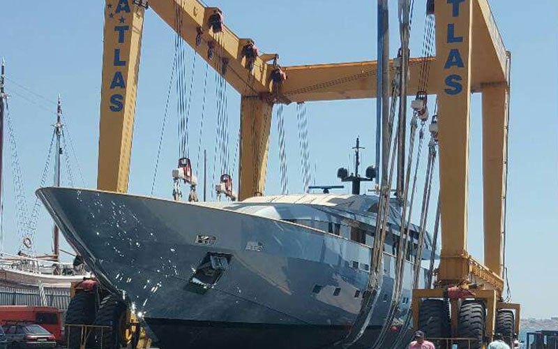 Paraponiaris Bros has many years of experience in yacht painting. Based in Perama is one of the most distinguished company in this field.