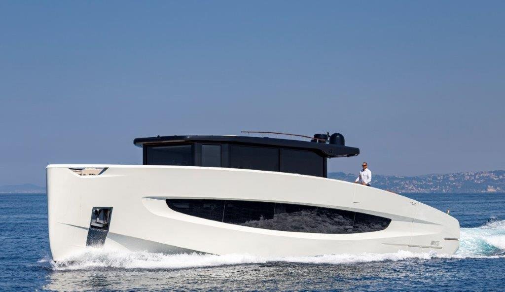 EVO V8 a 24 Metre Yacht | Azimouthio Yachting Info